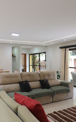 Casa à venda com 549m², 6 quartos e 4 vagasSala
