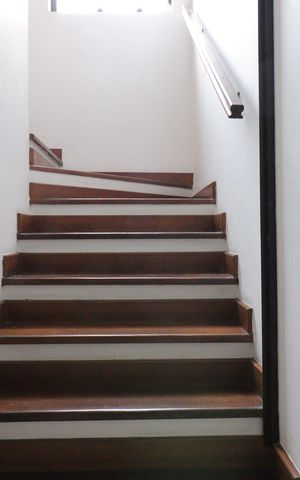 Casa à venda com 549m², 6 quartos e 4 vagasEscada