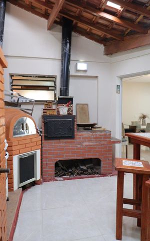 Casa à venda com 549m², 6 quartos e 4 vagasChurrasqueira