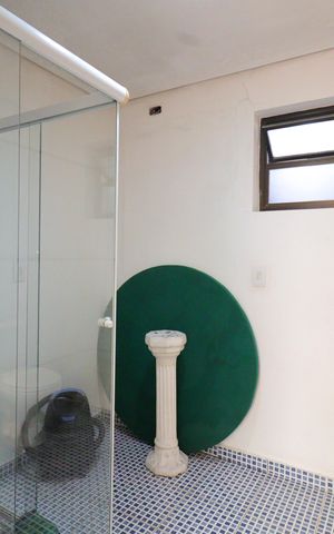 Casa à venda com 549m², 6 quartos e 4 vagasÁrea gourmet - banheiro