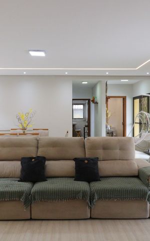 Casa à venda com 549m², 6 quartos e 4 vagasSala