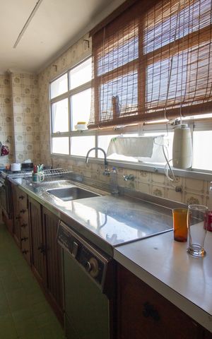 Apartamento à venda com 206m², 4 quartos e 2 vagas Apartamento à venda com 206m², 4 quartos e 2 vagasCopa / Cozinha