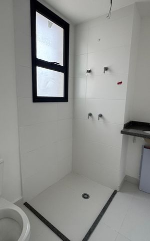 Apartamento à venda com 75m², 2 quartos e 2 vagas Apartamento à venda com 75m², 2 quartos e 2 vagasBanheiro da Suíte