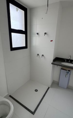 Apartamento à venda com 75m², 2 quartos e 2 vagas Apartamento à venda com 75m², 2 quartos e 2 vagasBanheiro da Suíte