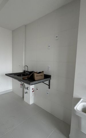 Apartamento à venda com 75m², 2 quartos e 2 vagas Apartamento à venda com 75m², 2 quartos e 2 vagasCozinha e Área de Serviço