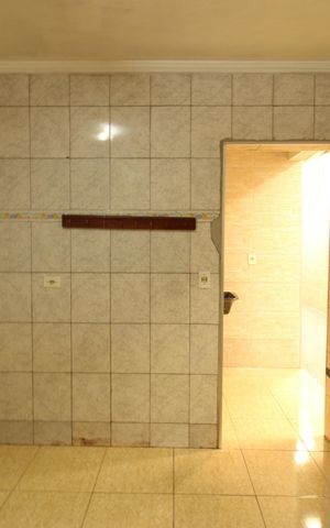 Casa para alugar com 107m², 2 quartos e 2 vagasCozinha