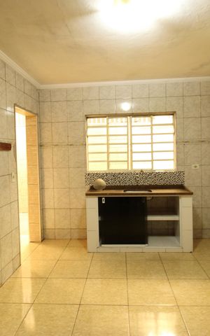 Casa para alugar com 107m², 2 quartos e 2 vagasCozinha