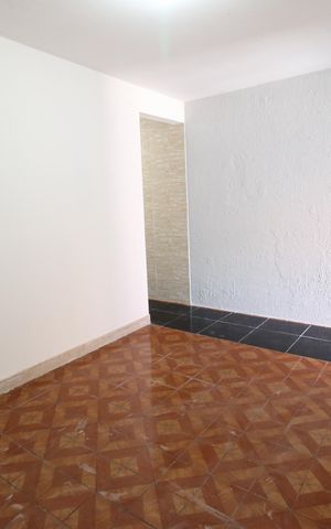 Casa para alugar com 107m², 2 quartos e 2 vagasSala