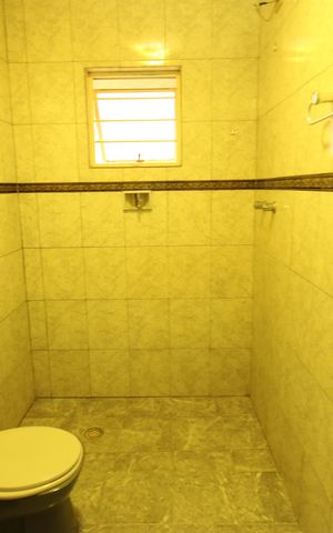 Casa para alugar com 107m², 2 quartos e 2 vagasBanheiro
