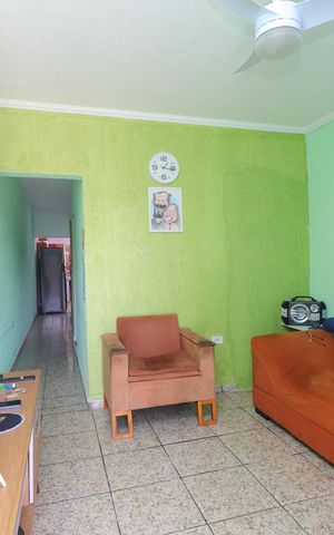 Casa à venda com 125m², 1 quarto e 2 vagasSala