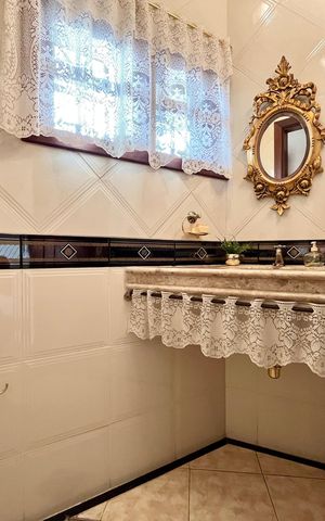 Casa à venda com 400m², 3 quartos e 3 vagasÁrea externa - Banheiro