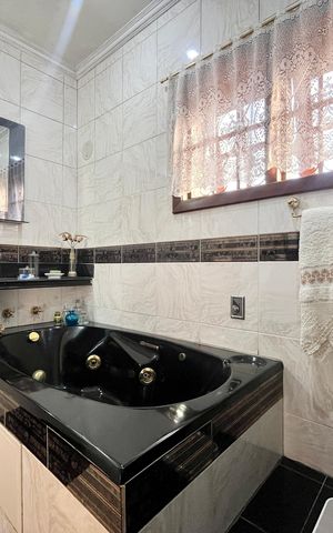 Casa à venda com 400m², 3 quartos e 3 vagasBanheiro Suíte