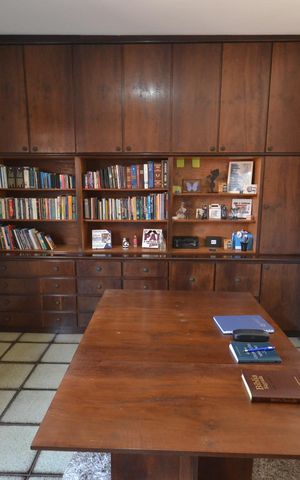 Casa à venda com 217m², 3 quartos e 2 vagasEscritório