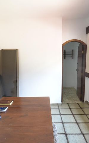 Casa à venda com 217m², 3 quartos e 2 vagasEscritório
