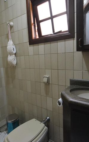 Casa à venda com 217m², 3 quartos e 2 vagasBanheiro 3