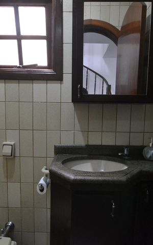 Casa à venda com 217m², 3 quartos e 2 vagasBanheiro 3