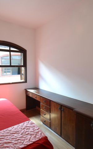 Casa à venda com 217m², 3 quartos e 2 vagasQuarto 2