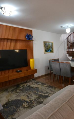 Casa à venda com 217m², 3 quartos e 2 vagasSala