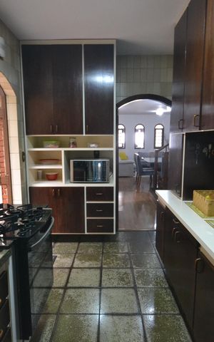 Casa à venda com 217m², 3 quartos e 2 vagasCozinha