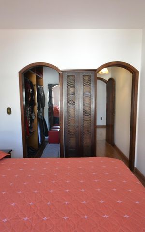 Casa à venda com 217m², 3 quartos e 2 vagasQuarto 1
