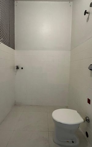 Apartamento à venda com 57m², 1 quarto e sem vaga Apartamento à venda com 57m², 1 quarto e sem vagaBanheiro social