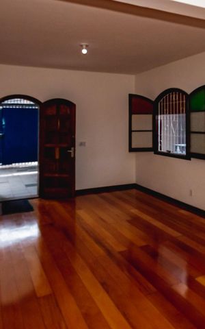 Casa para alugar com 200m², 3 quartos e 3 vagasSala