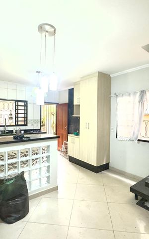 Casa para alugar com 175m², 4 quartos e 2 vagas Casa para alugar com 175m², 4 quartos e 2 vagasCozinha