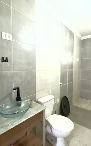 Casa para alugar com 175m², 4 quartos e 2 vagas Casa para alugar com 175m², 4 quartos e 2 vagasBanheiro 2