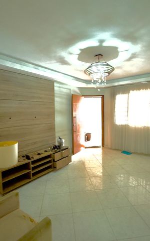 Casa para alugar com 175m², 4 quartos e 2 vagas Casa para alugar com 175m², 4 quartos e 2 vagasSala