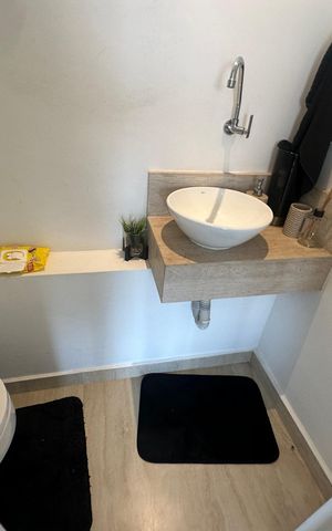 Apartamento para alugar com 167m², 3 quartos e 2 vagas Apartamento para alugar com 167m², 3 quartos e 2 vagasLavabo 1