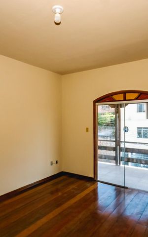 Casa para alugar com 292m², 5 quartos e 4 vagasQuarto 1