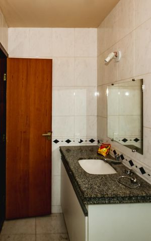 Casa para alugar com 292m², 5 quartos e 4 vagasBanheiro Social