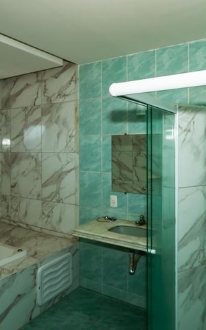 Casa para alugar com 292m², 5 quartos e 4 vagasBanheiro do Quarto 1