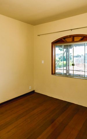 Casa para alugar com 292m², 5 quartos e 4 vagasEscritório