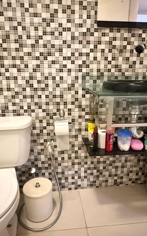 Casa de condomínio à venda com 80m², 3 quartos e 2 vagasBanheiro da Suíte