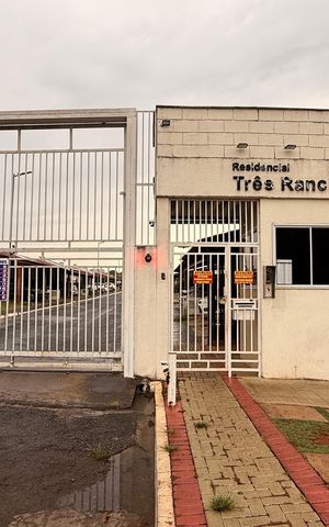 Casa de condomínio à venda com 80m², 3 quartos e 2 vagasFachada