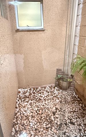 Casa de condomínio à venda com 80m², 3 quartos e 2 vagasSuíte
