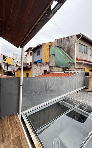 Casa à venda com 223m², 2 quartos e 3 vagas Casa à venda com 223m², 2 quartos e 3 vagasVaranda da Suíte 2