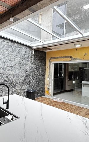 Casa à venda com 223m², 2 quartos e 3 vagas Casa à venda com 223m², 2 quartos e 3 vagasQuintal - Churrasqueira