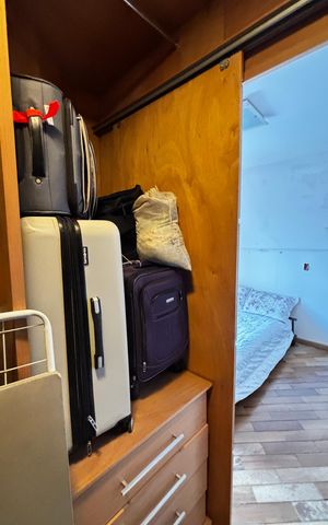 Casa à venda com 223m², 2 quartos e 3 vagas Casa à venda com 223m², 2 quartos e 3 vagasCloset da Suíte 1