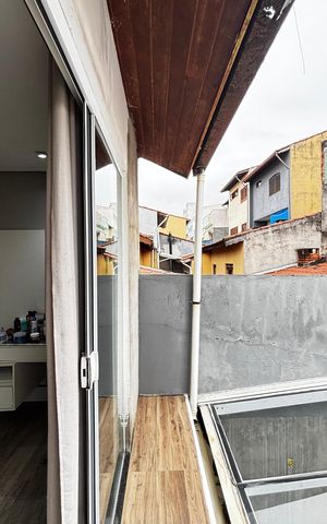 Casa à venda com 223m², 2 quartos e 3 vagas Casa à venda com 223m², 2 quartos e 3 vagasVaranda da Suíte 2