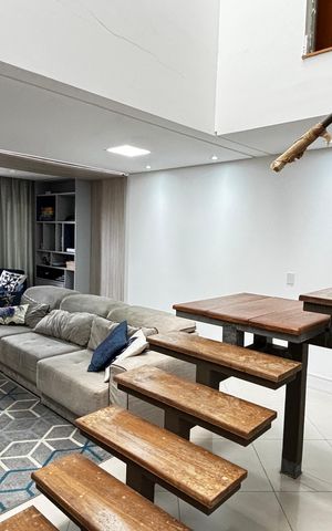 Casa à venda com 223m², 2 quartos e 3 vagas Casa à venda com 223m², 2 quartos e 3 vagasSala
