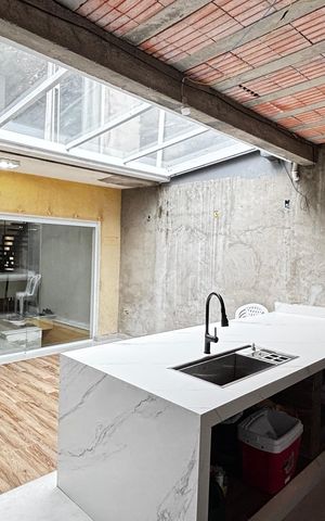 Casa à venda com 223m², 2 quartos e 3 vagas Casa à venda com 223m², 2 quartos e 3 vagasQuintal - Churrasqueira