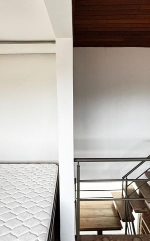 Casa à venda com 223m², 2 quartos e 3 vagas Casa à venda com 223m², 2 quartos e 3 vagasSótão