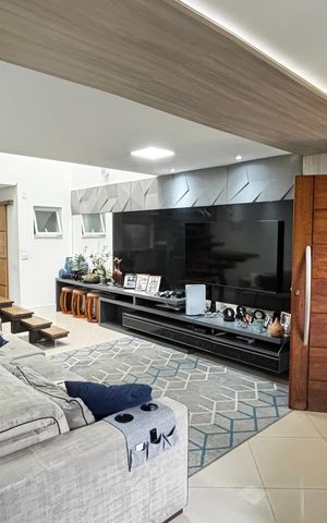 Casa à venda com 223m², 2 quartos e 3 vagas Casa à venda com 223m², 2 quartos e 3 vagasSala