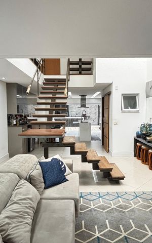 Casa à venda com 223m², 2 quartos e 3 vagas Casa à venda com 223m², 2 quartos e 3 vagasSala