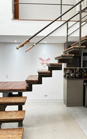 Casa à venda com 223m², 2 quartos e 3 vagas Casa à venda com 223m², 2 quartos e 3 vagasSala