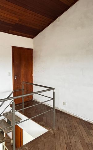 Casa à venda com 223m², 2 quartos e 3 vagas Casa à venda com 223m², 2 quartos e 3 vagasSótão