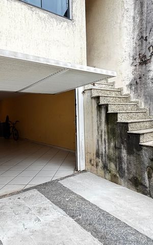Casa à venda com 223m², 2 quartos e 3 vagas Casa à venda com 223m², 2 quartos e 3 vagasGaragem