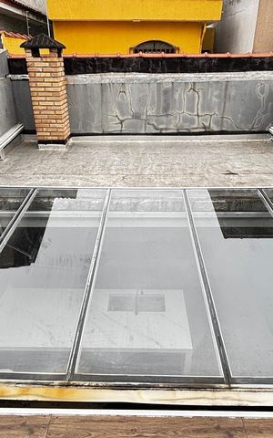 Casa à venda com 223m², 2 quartos e 3 vagas Casa à venda com 223m², 2 quartos e 3 vagasVaranda da Suíte 2